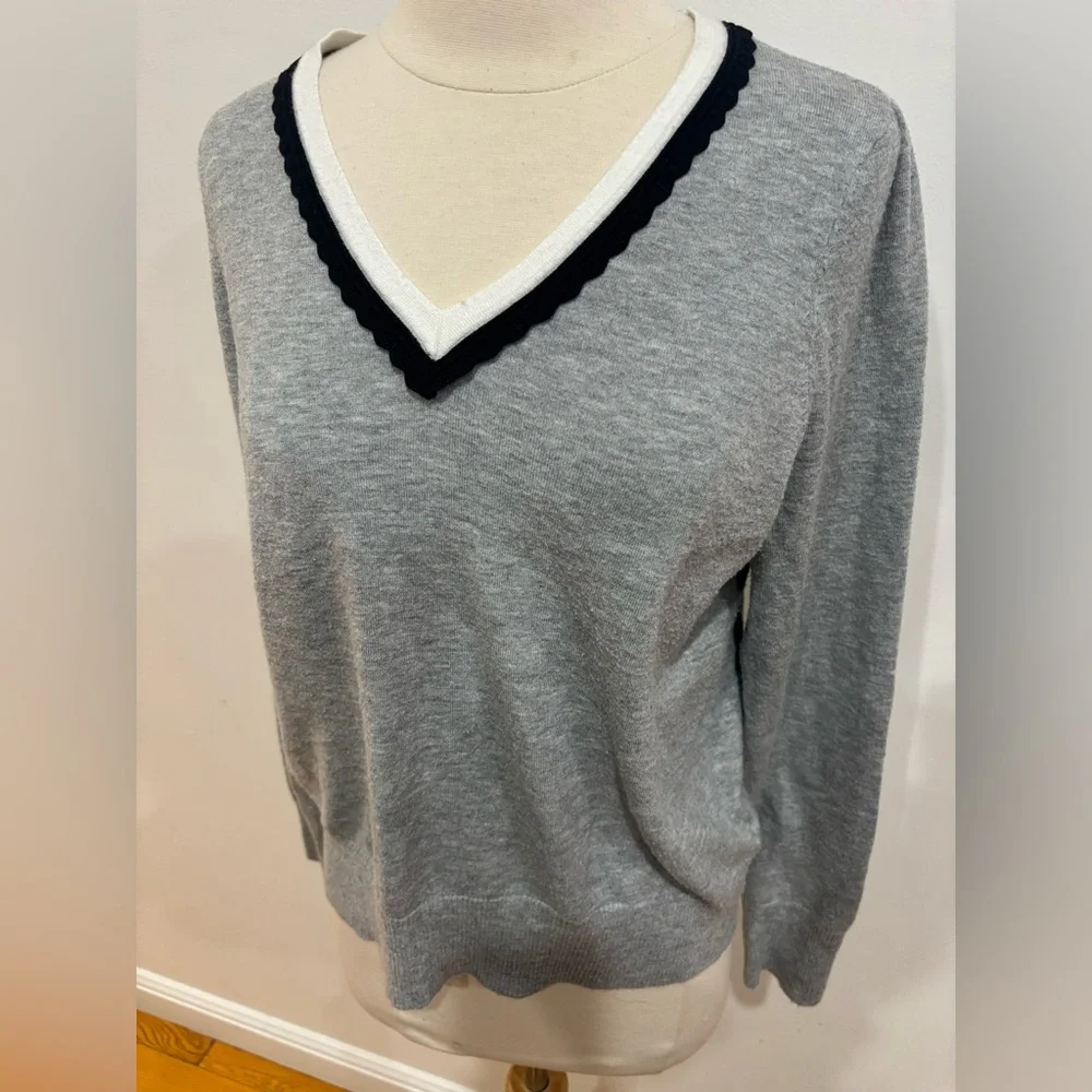 CeCe Deep V Contrast Trim Sweater, Size: S - Picture 7 of 12